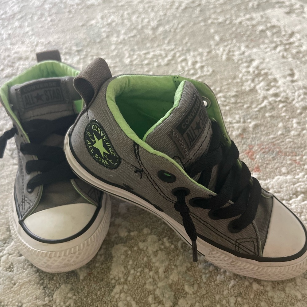 Converse Kids Gray and Black Sneakers with Green Accents
 👟New